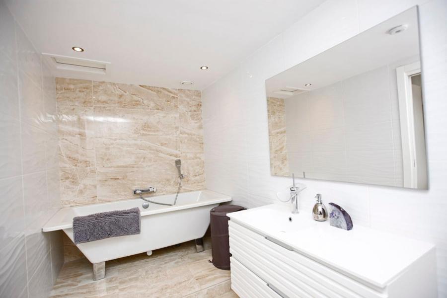 R02 Luxury Apartment In Villa With Pool And Garden マルベーリャ エクステリア 写真